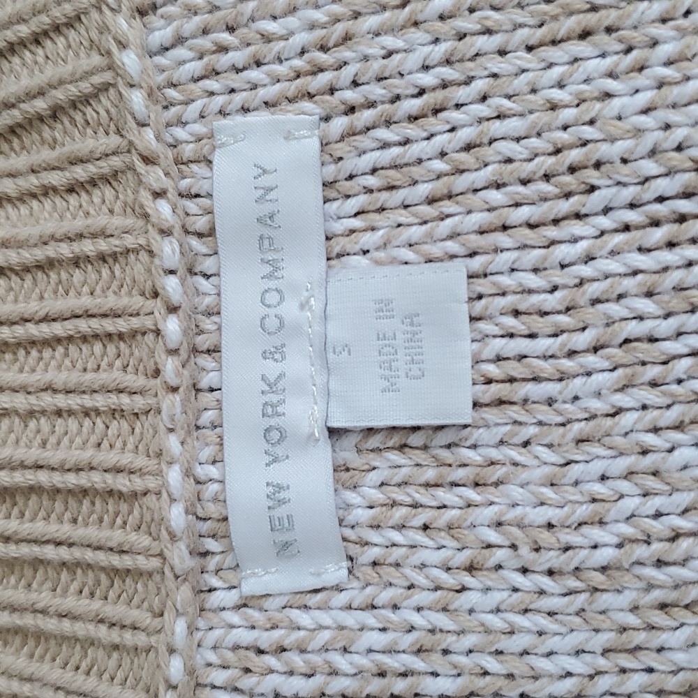 ⭐️ 3/$15 ⭐️ NY&C cardigan - Picture 2 of 7
